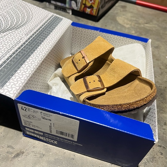 Birkenstock Women\'s Suede Tan Sandals